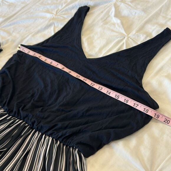 Ann Taylor Loft Women's Black and White Sleeveless Deep V-Neck Blouson Dress LT - Picture 7 of 8